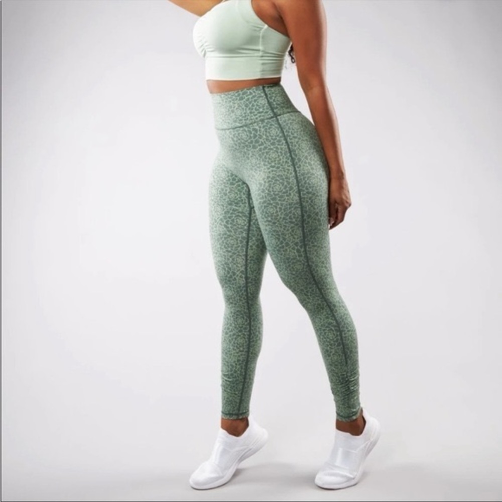 Buffbunny Eden Floral Print Aloe Leggings (small)